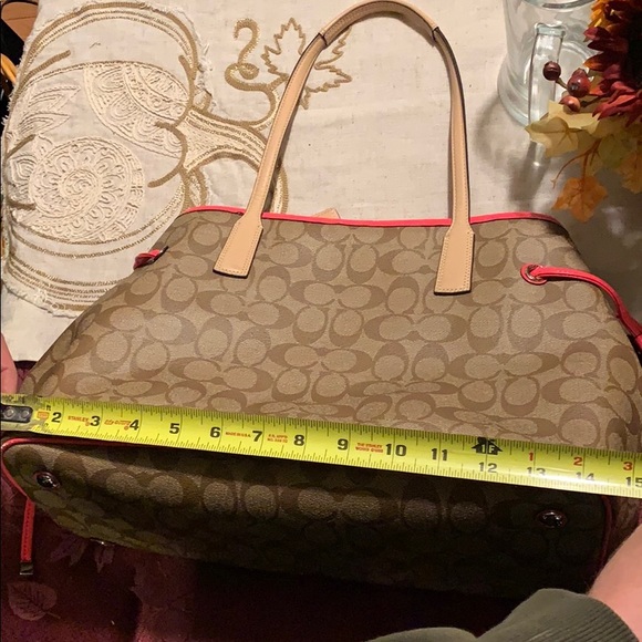 Coach Purse 🎉 - Picture 15 of 15